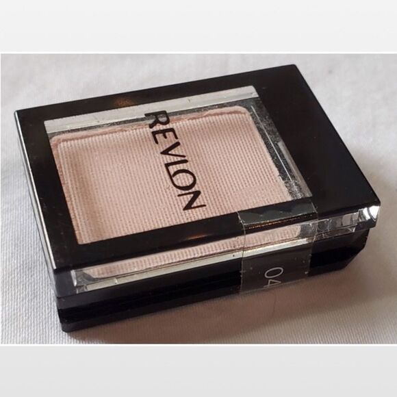 New Revlon Blush Eyeshadow Make Up - Picture 5 of 8